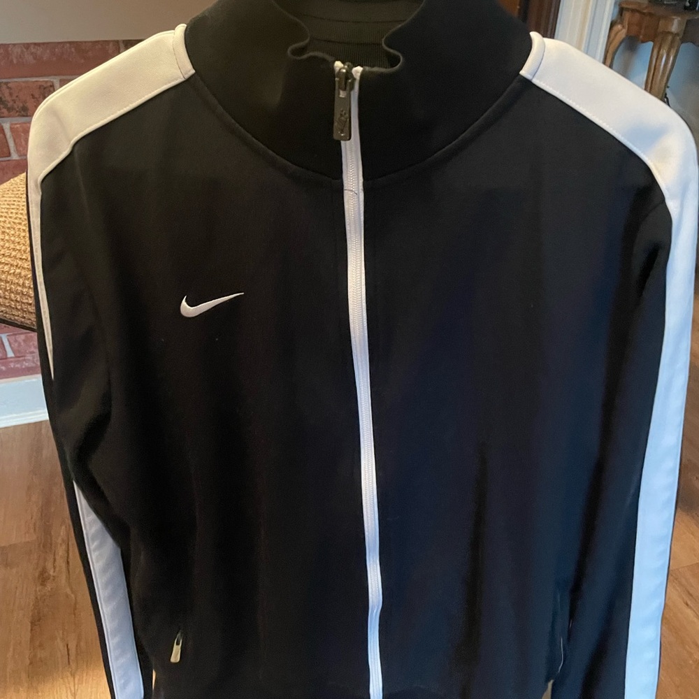 Mens L Nike Black Zip-up Jacket
